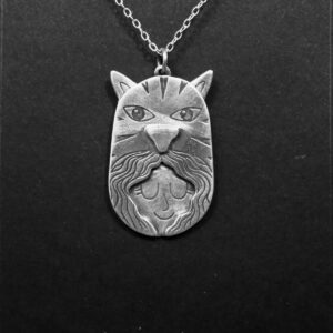 pendentif en argent gravé - La chamane au tigre