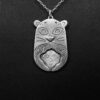 pendentif en argent gravé - La chamane au guépard