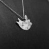 pendentif en argent gravé - Le chat articulé