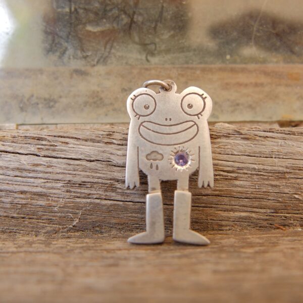 Pendentif en argent gravé - Madame météo
